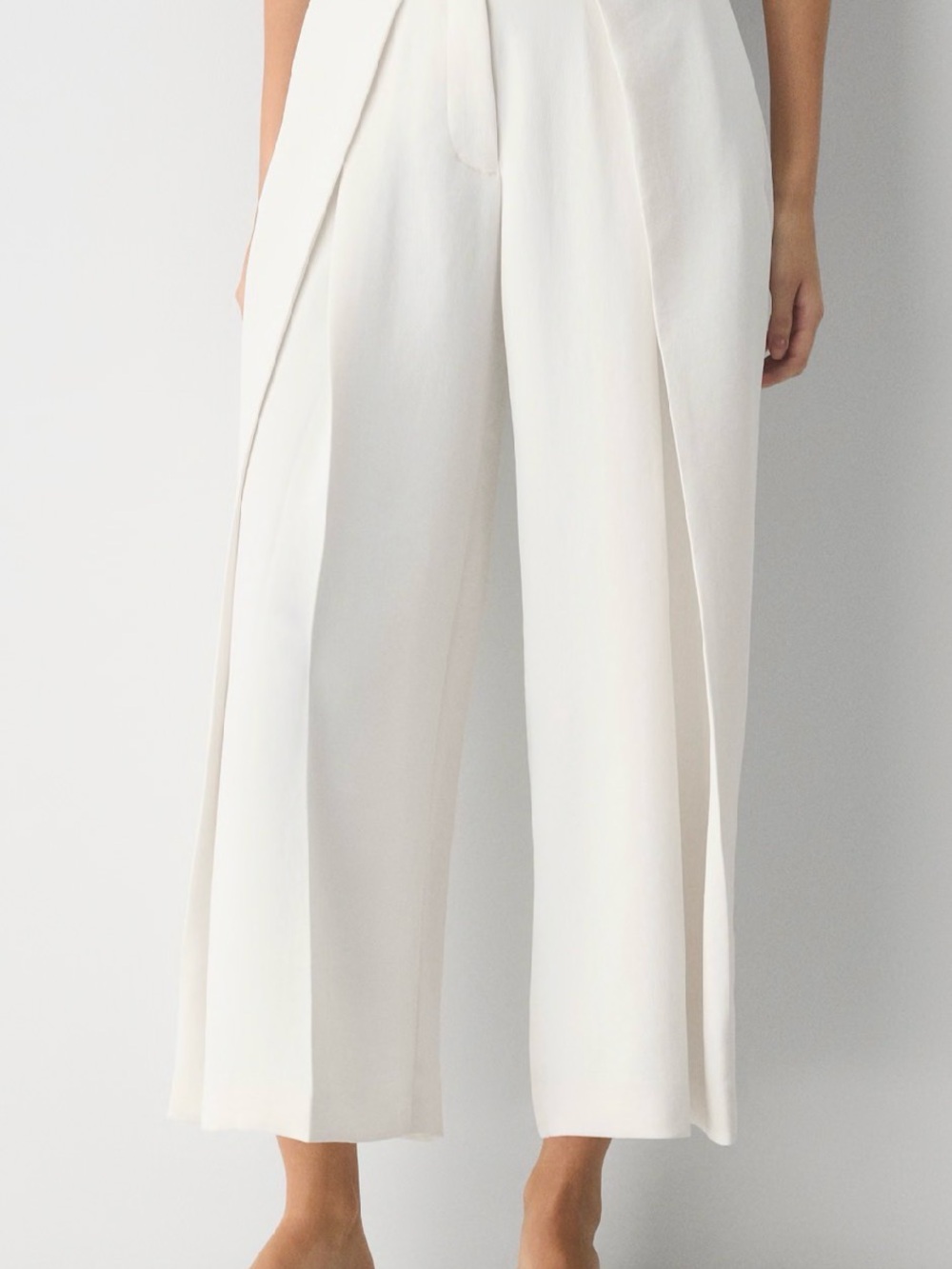 Aritzia Women’s Light Birch Cavetto Barrel Pant - Crepette™ Sz 2